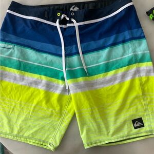 Quiksilver Men's Multicolor Swim Shorts size XL